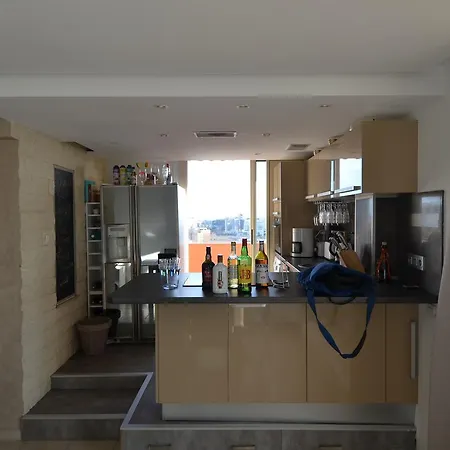 Rooftop 8 Personnes Grande Terrasse Avec Parking Quartier Aeroport Apartamento Nice