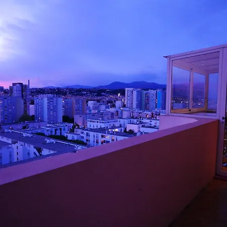 Rooftop 8 Personnes Grande Terrasse Avec Parking Quartier Aéroport Appartamento *