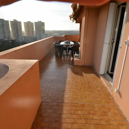 Rooftop 8 Personnes Grande Terrasse Avec Parking Quartier Aeroport Apartamento *